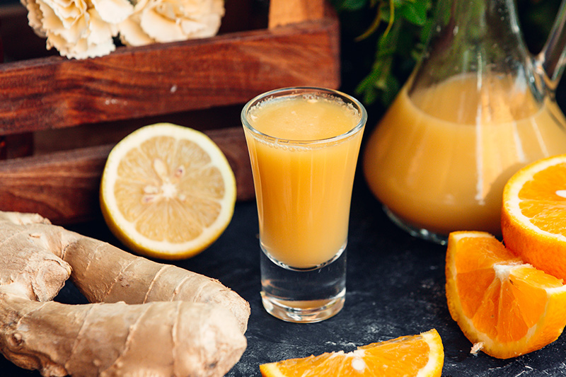 ginger shot kis pohárban