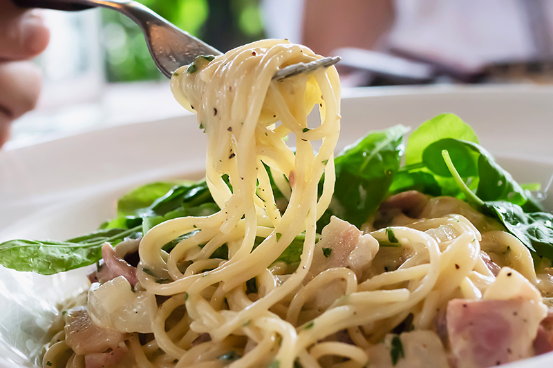carbonara a tányéron